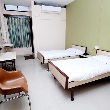 Hotel Gomatgiri Aurangābād Esterno foto