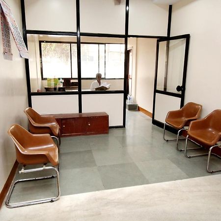 Hotel Gomatgiri Aurangābād Esterno foto