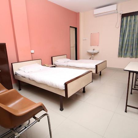 Hotel Gomatgiri Aurangābād Esterno foto