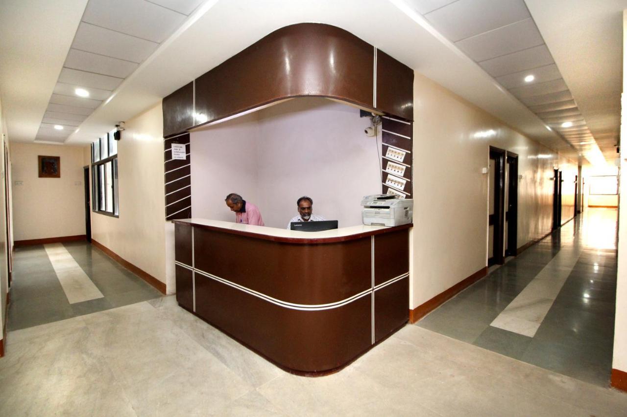 Hotel Gomatgiri Aurangābād Esterno foto