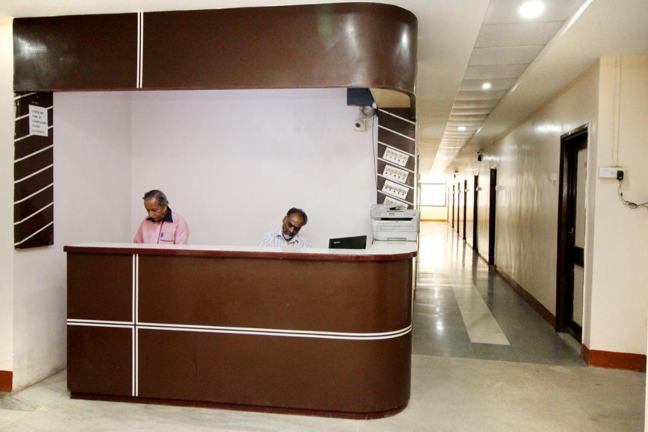 Hotel Gomatgiri Aurangābād Esterno foto