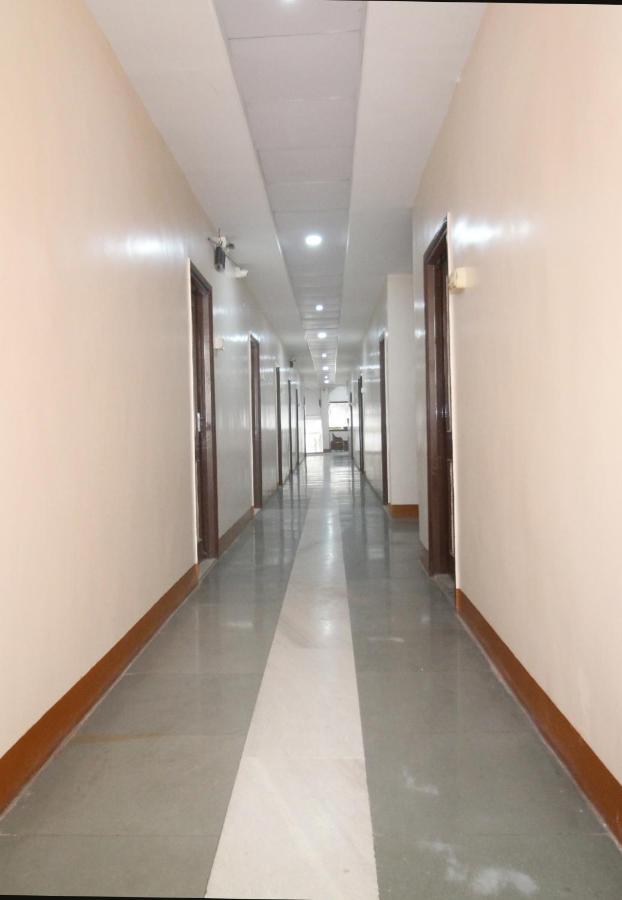 Hotel Gomatgiri Aurangābād Esterno foto